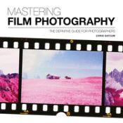 Portada de Mastering Film Photography: A Definitive Guide for Photographers