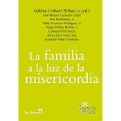 Portada de La familia a la luz de la misericordia