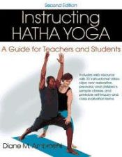 Portada de Instructing Hatha Yoga