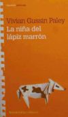 La niña del lapiz marrón