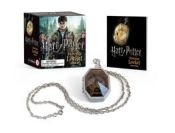 Portada de Harry Potter Horcrux Locket Kit and Sticker Book [With Locket Horcrux]
