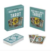 Portada de The Classic Rider Waite Smith Tarot: Includes 78 Cards and 48-Page Book