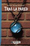Tras la pared